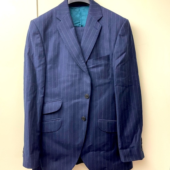 Charles Tyrwhitt Pin stripe Navy suit - Picture 7 of 9